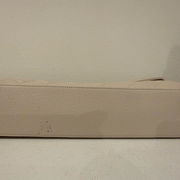 Quilted Cream Shoulder Bag • Pebbled Texture • Gunmetal Chain - Picture 16 of 16